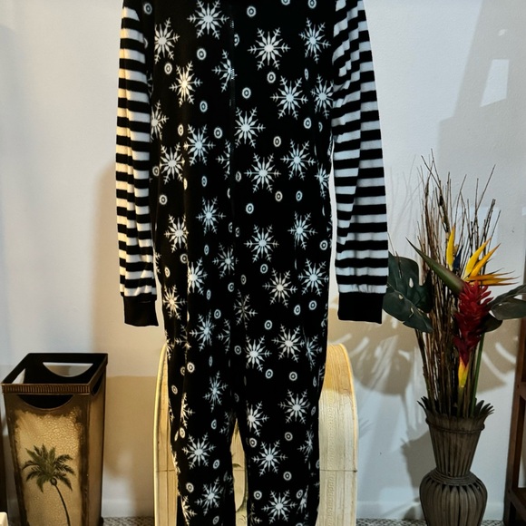 Just Love Holiday Penguin Adult Women's Long Sleeve Bodysuit Pajamas Small Black - Picture 2 of 9